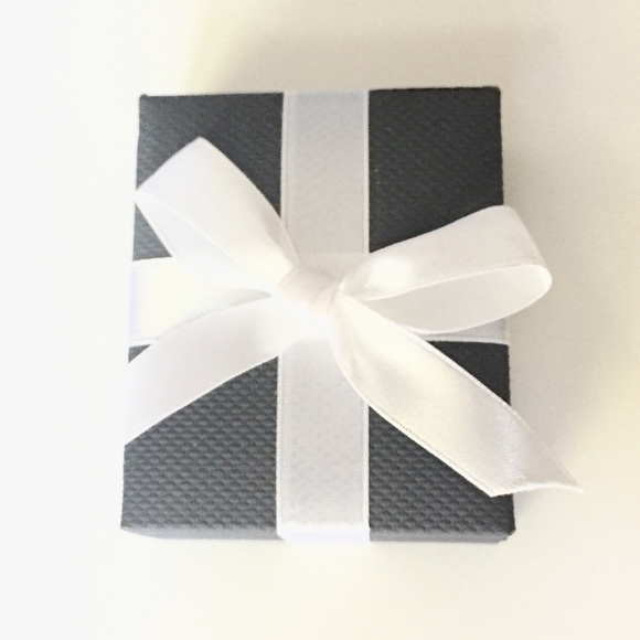 New Cultured Freshwater Pearl On Sterling Silver - Picture 5 of 5